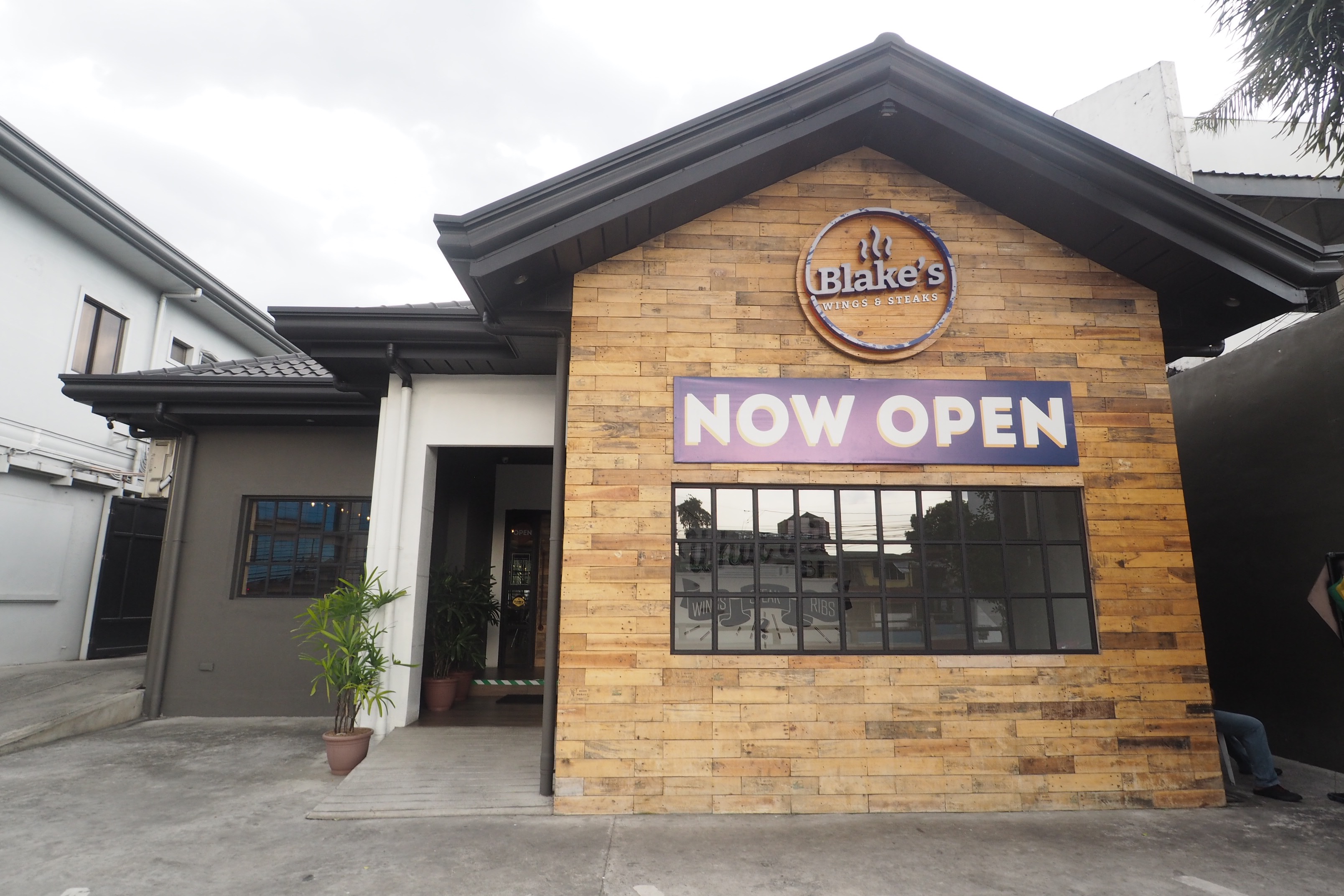 Branches – Blake's Wings & Steaks